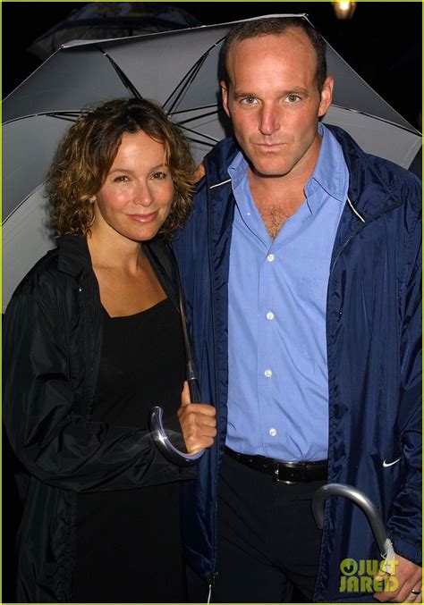 jennifer grey husband.